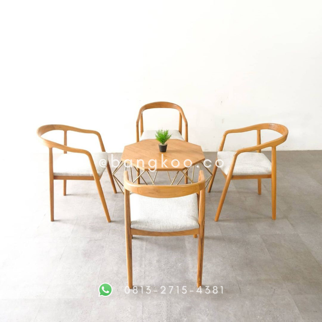 Meja Makan Bulat Scandinavia