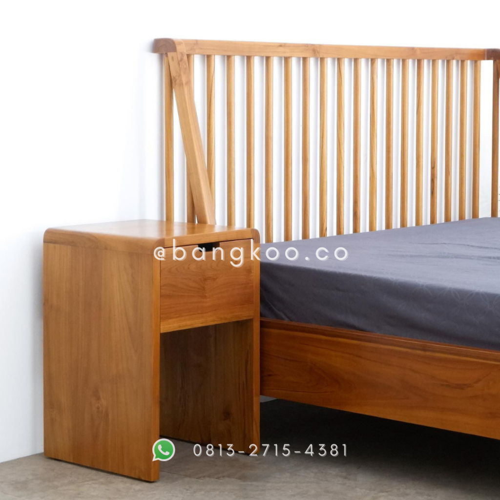 Tempat Tidur Jati