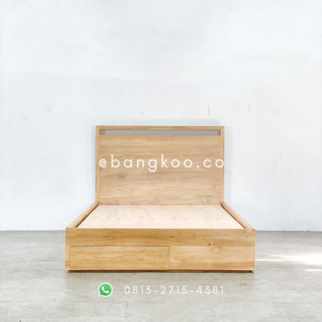 Tempat Tidur Jati Laci