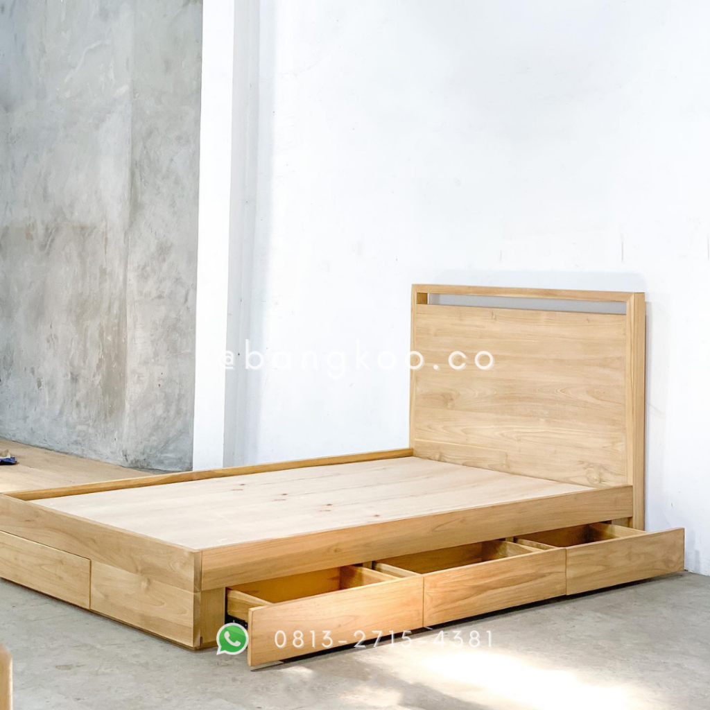 Tempat Tidur Jati Laci