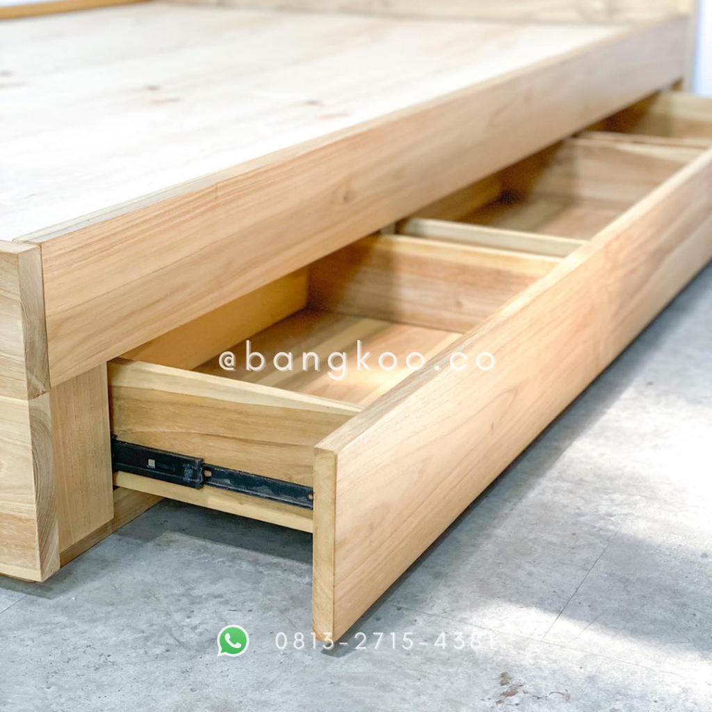 Tempat Tidur Jati Laci