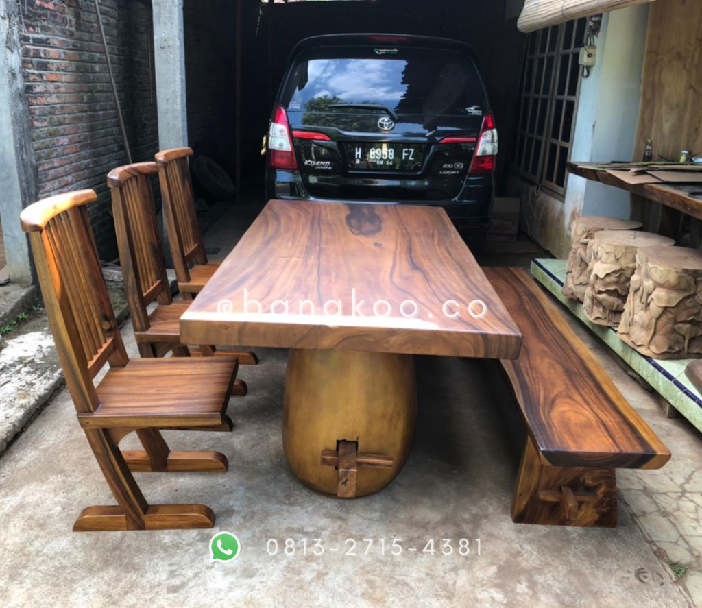 Meja Makan Trembesi Solid
