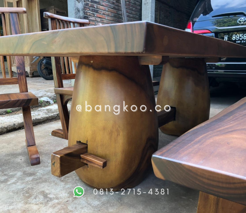 Meja Makan Trembesi Solid