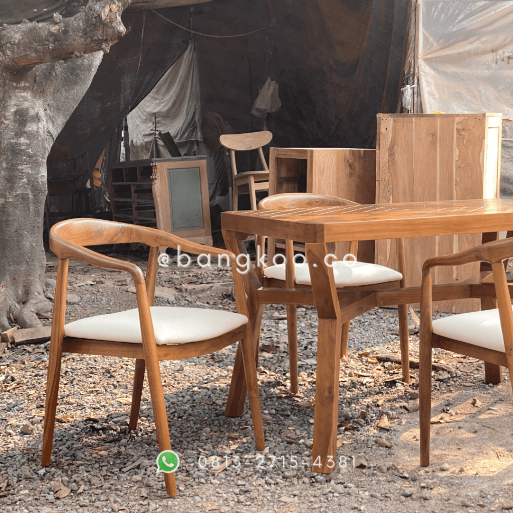 Meja Makan Minimalis Puzzle