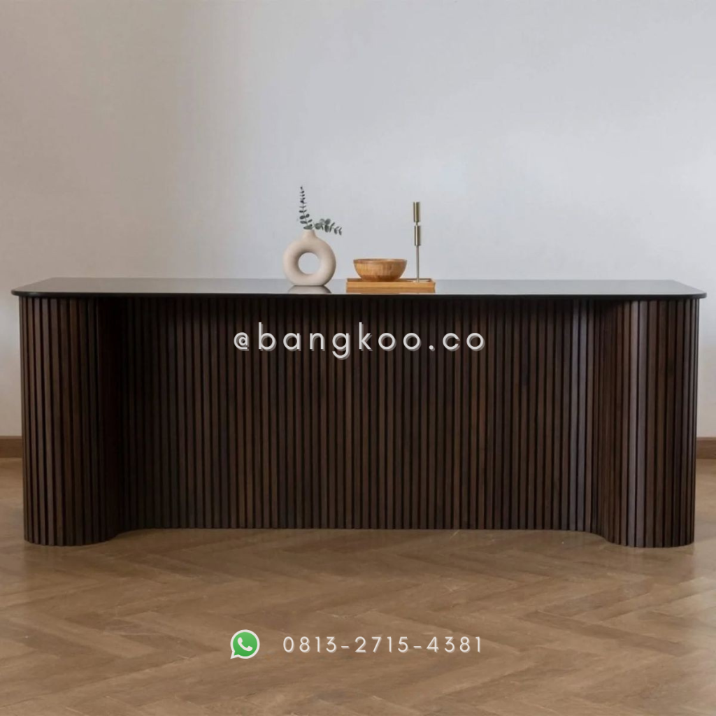 Meja Island Bar Jati